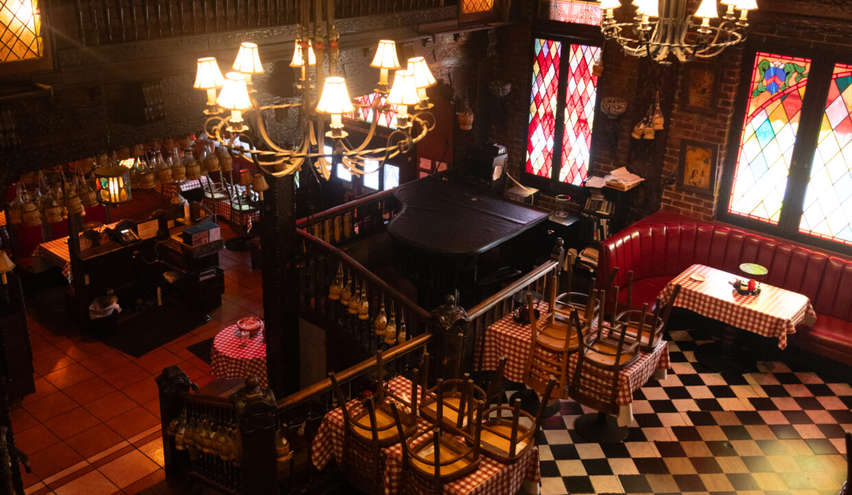 Miceli’s Hollywood8